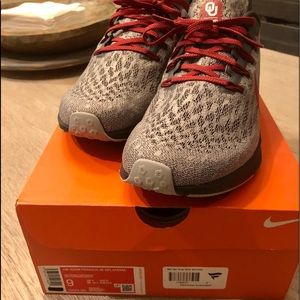 Nike Pegasus Oklahoma Sooner Cross Trainers